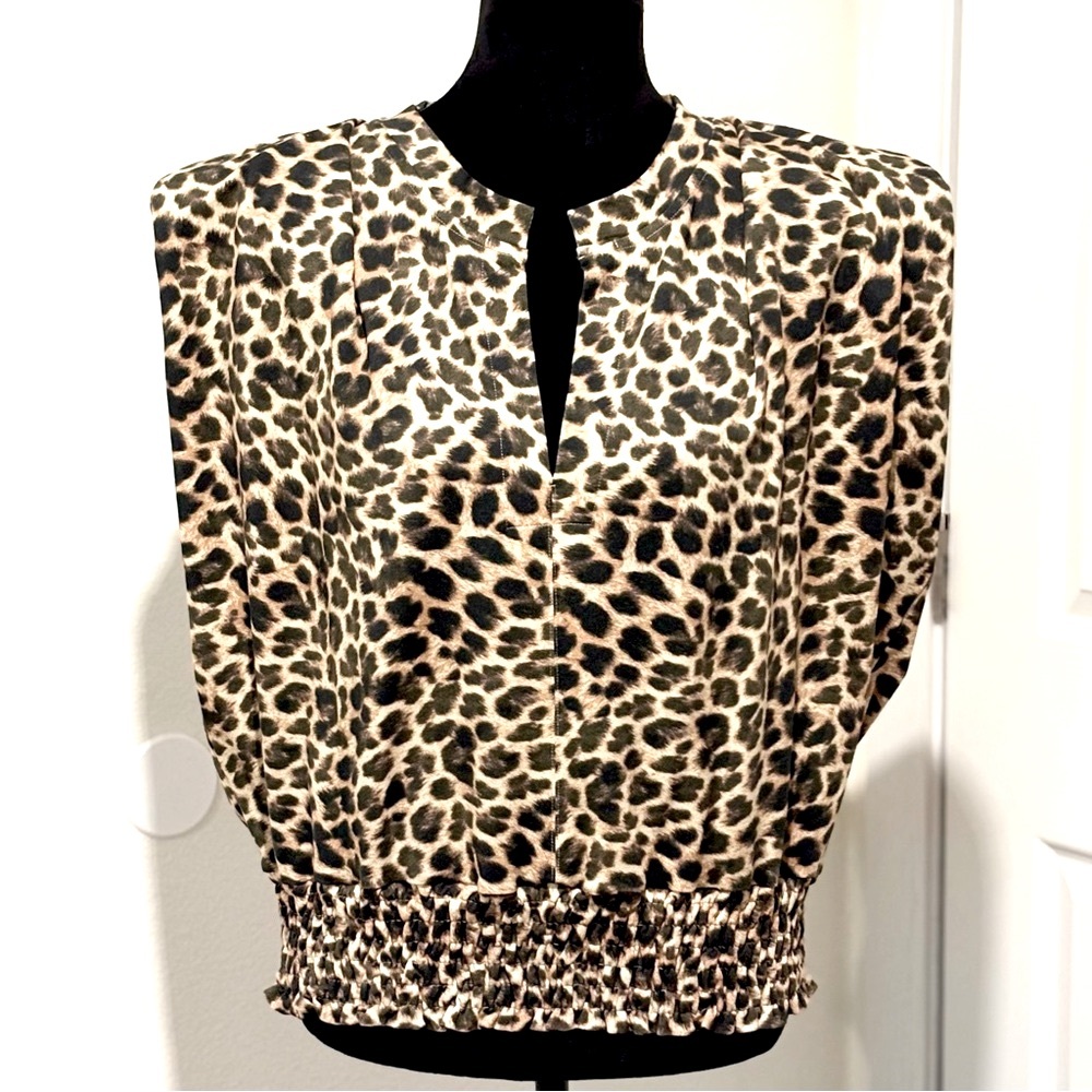 Sleeveless Animal Print 🐆 Top NWT